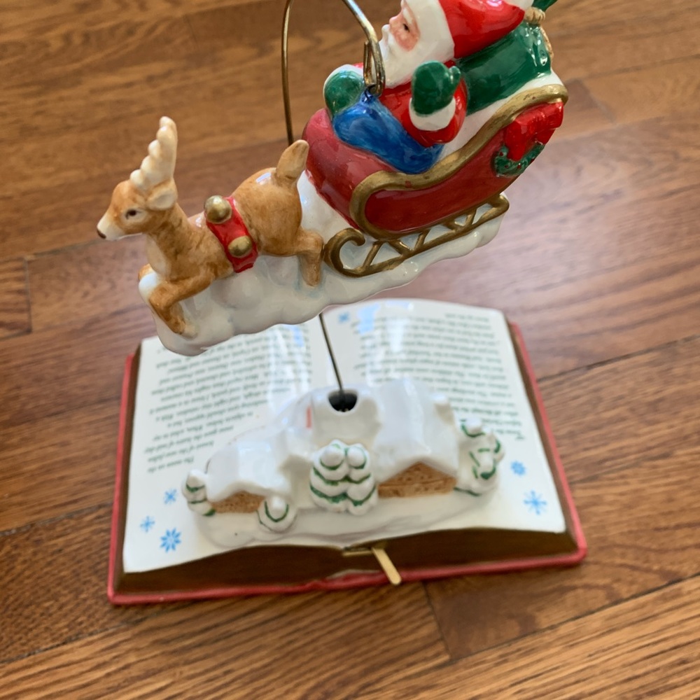 Cute flying Santa music box